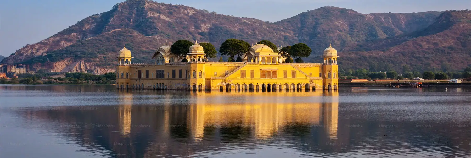India Tour by Private Car and Driver: Cost, Benefits & Travel Tips