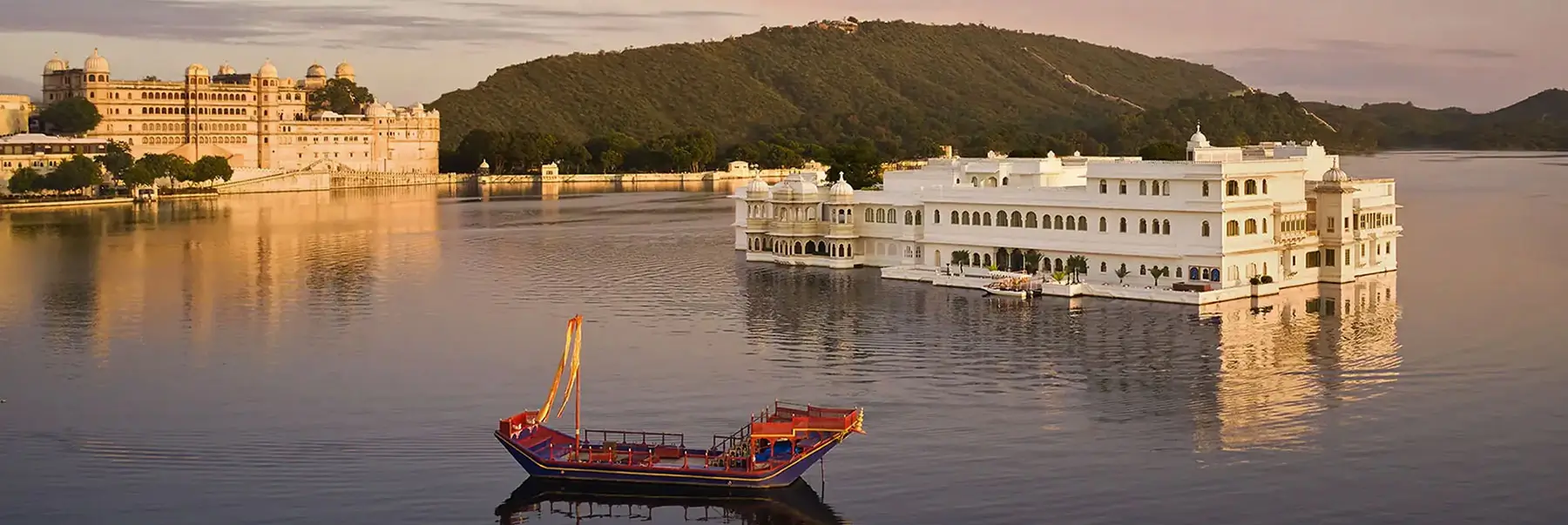 Colourful Rajasthan Tour Package 4 Nights 5 Days – Jaipur, Pushkar & Udaipur by Private Car